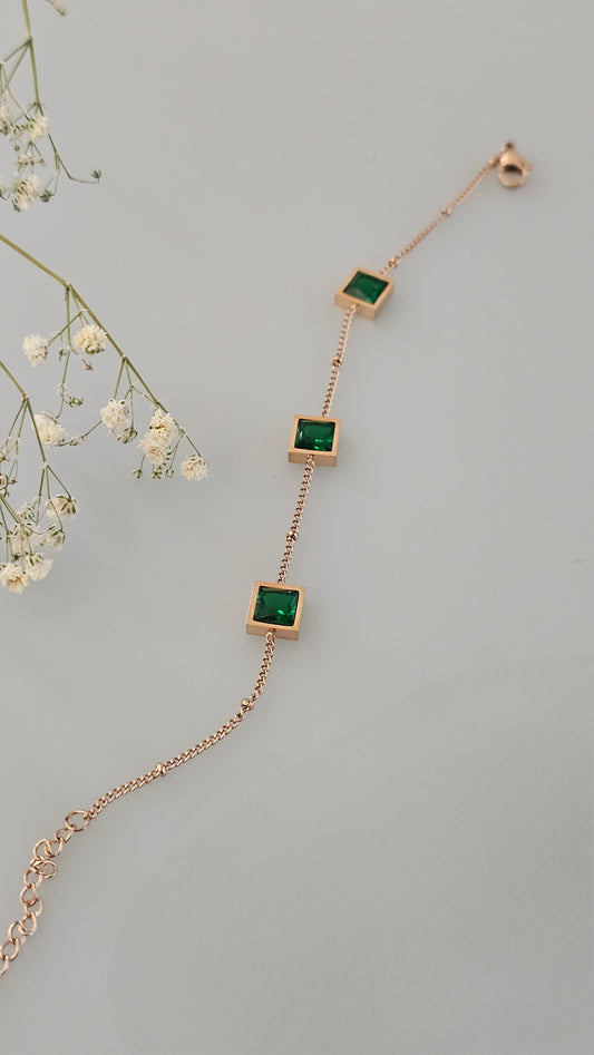 Green chain bracelet
