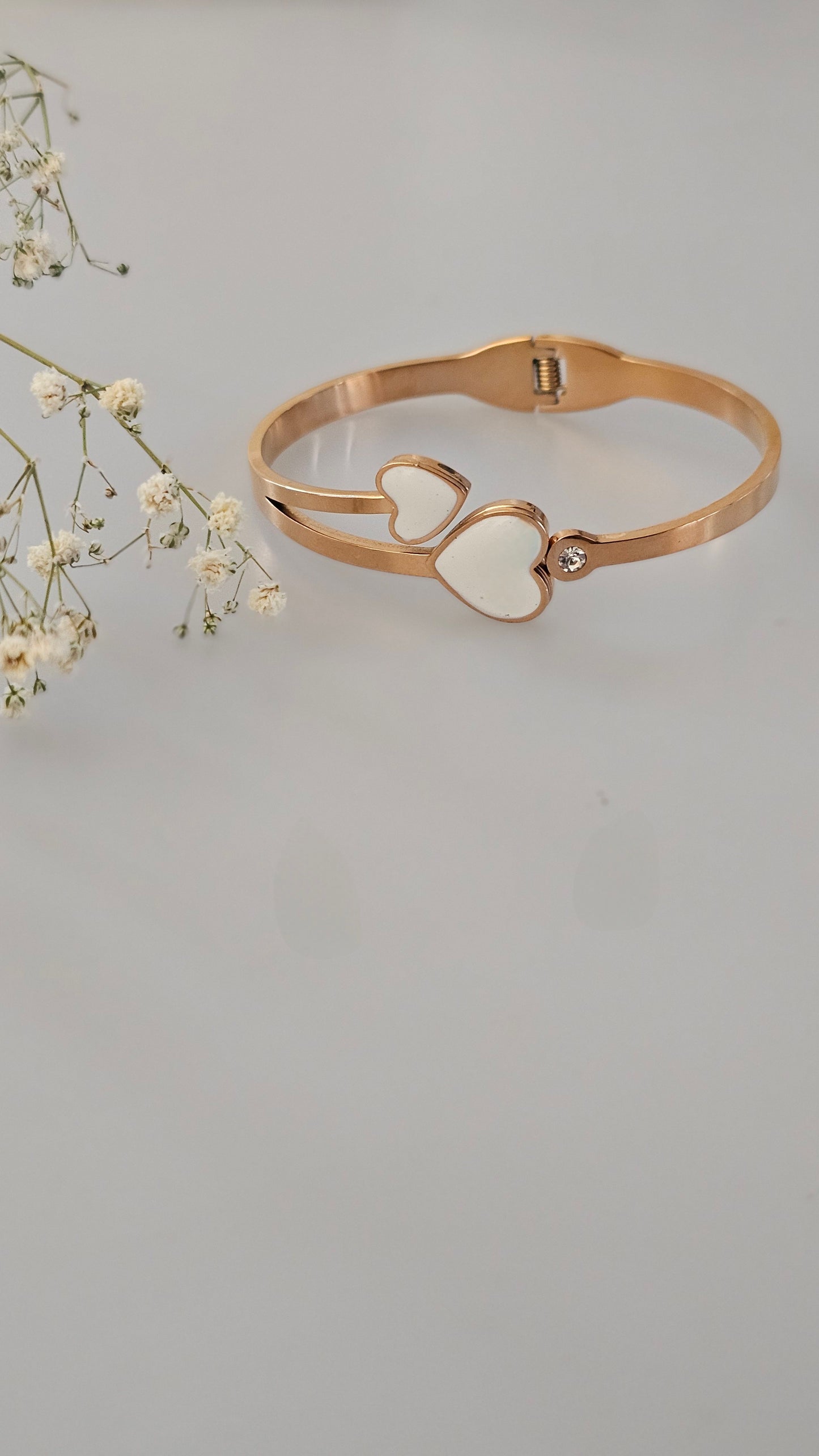 White 💕