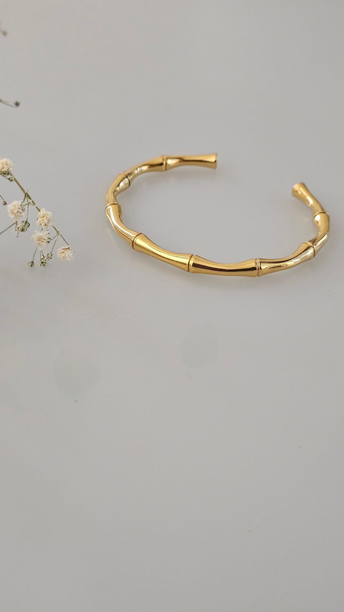 Grooved bracelet