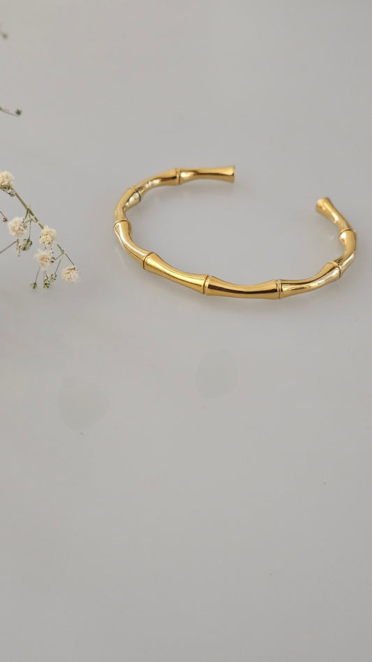 Grooved bracelet