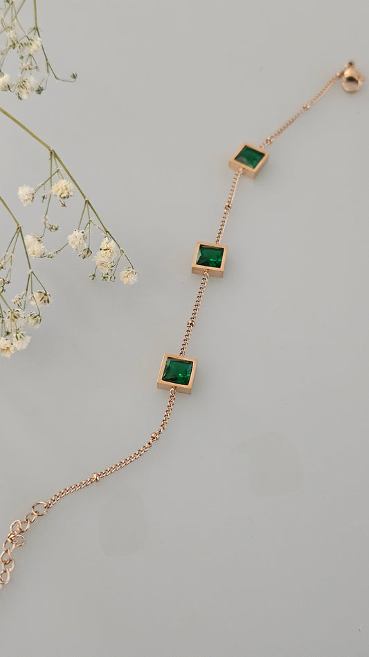 Green chain bracelet